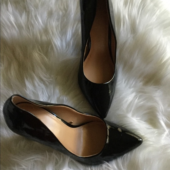 Black Pumps - Picture 3 of 5